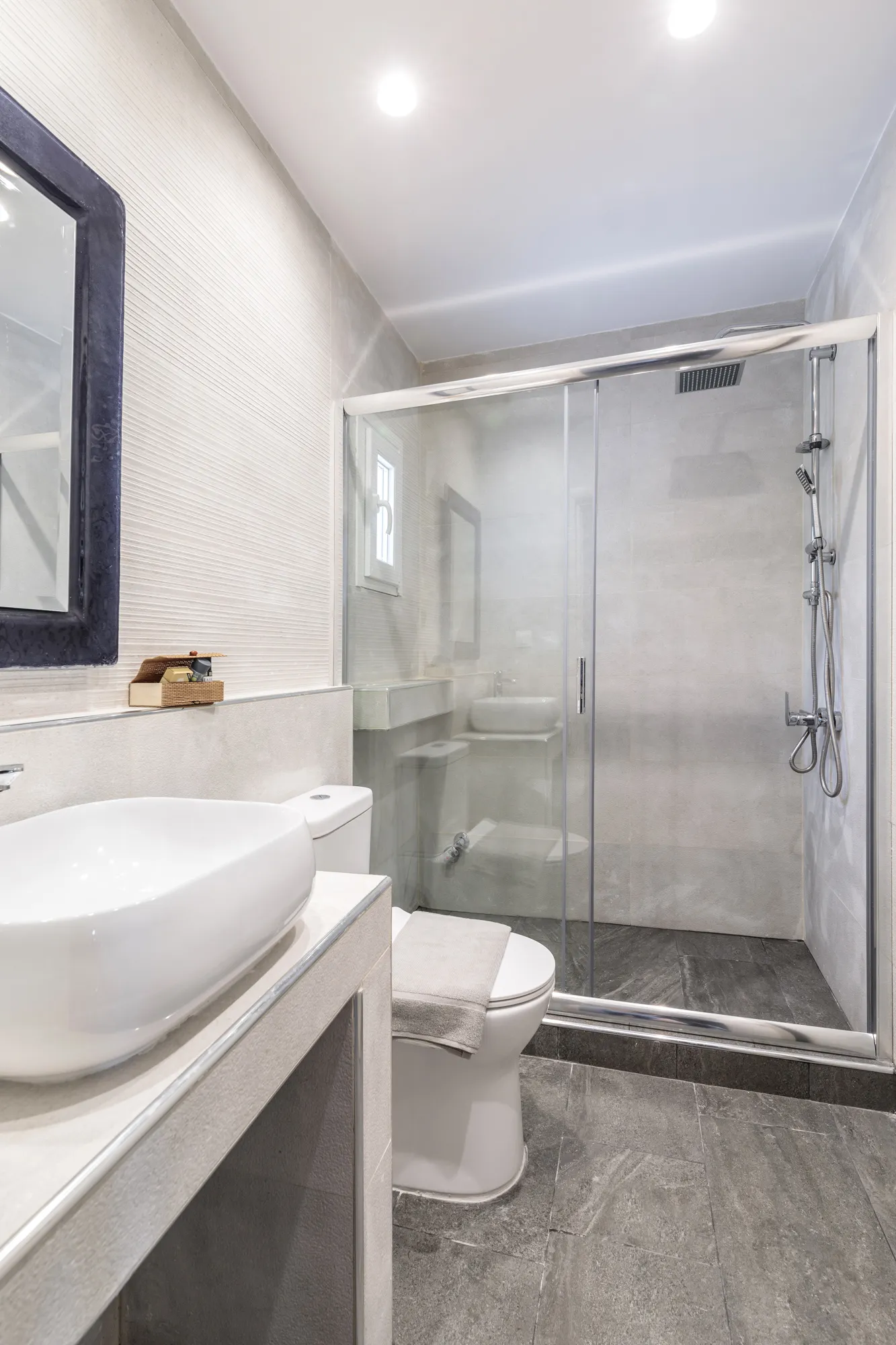 Tiara Holidays - Bay View Suites - Superior Suite - bathroom
